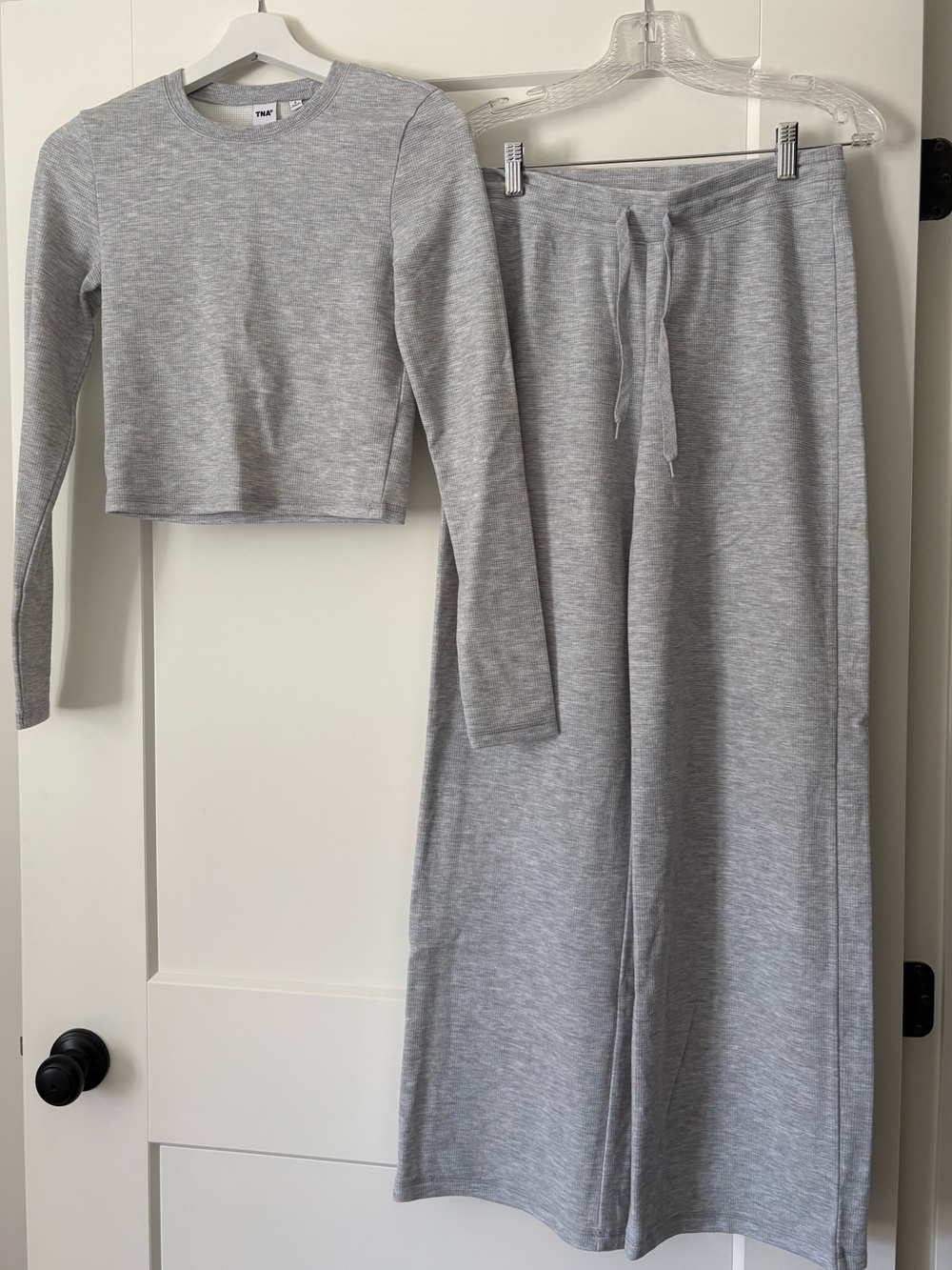 Aritzia TNA Women’s Two-Piece Set – Long Sleeve Top & Wide-Leg Pants